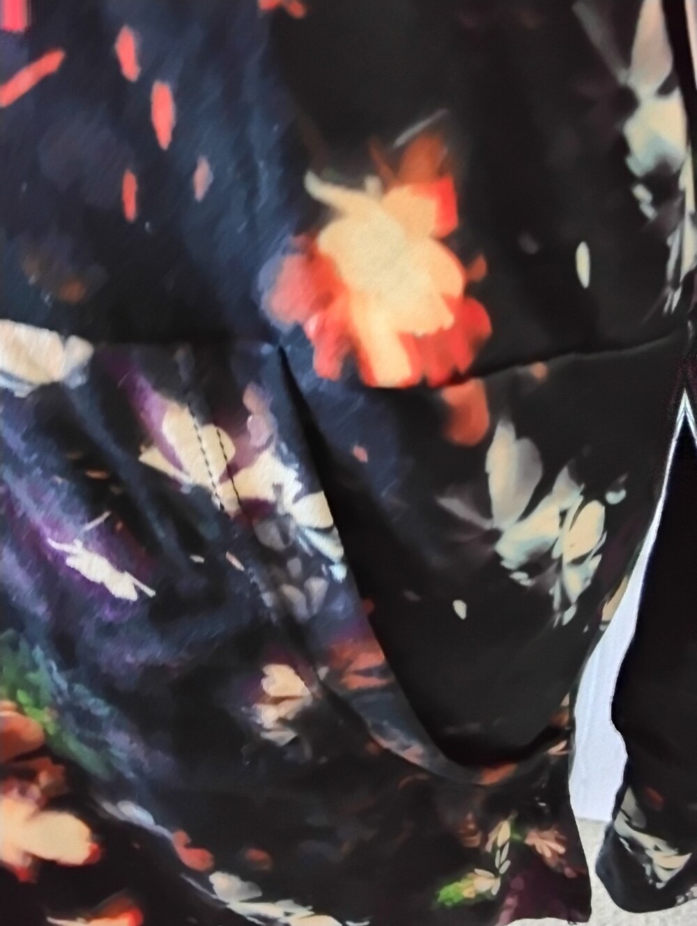 NWT, NINE WEST Dark Floral Long Sleeve Top, size XL - Picture 6 of 10